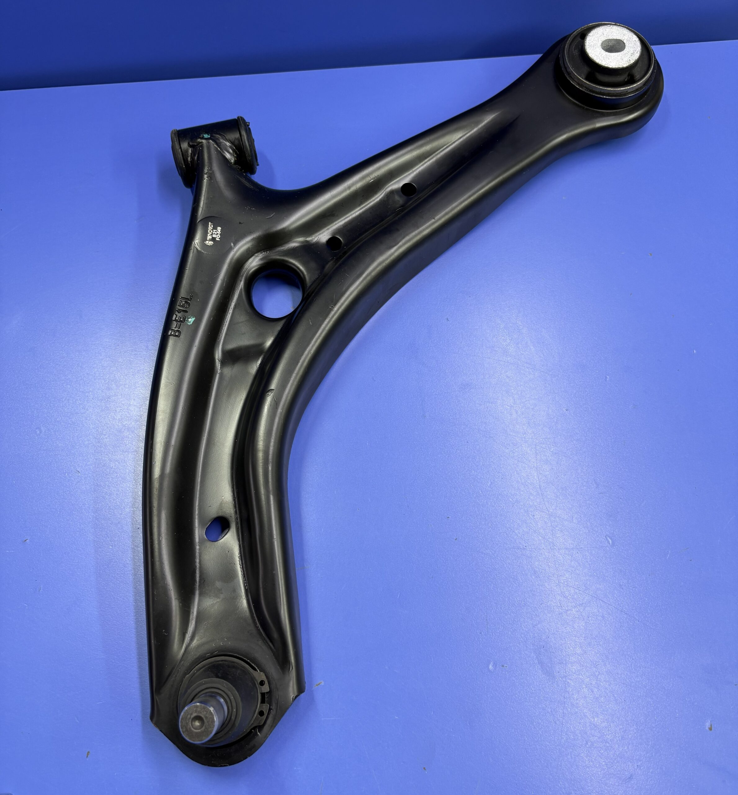 IMG_4560 B-MAX 2014 / 2017 Ön Alt Tabla (Salıncak) SOL İTHAL - Görsel 1