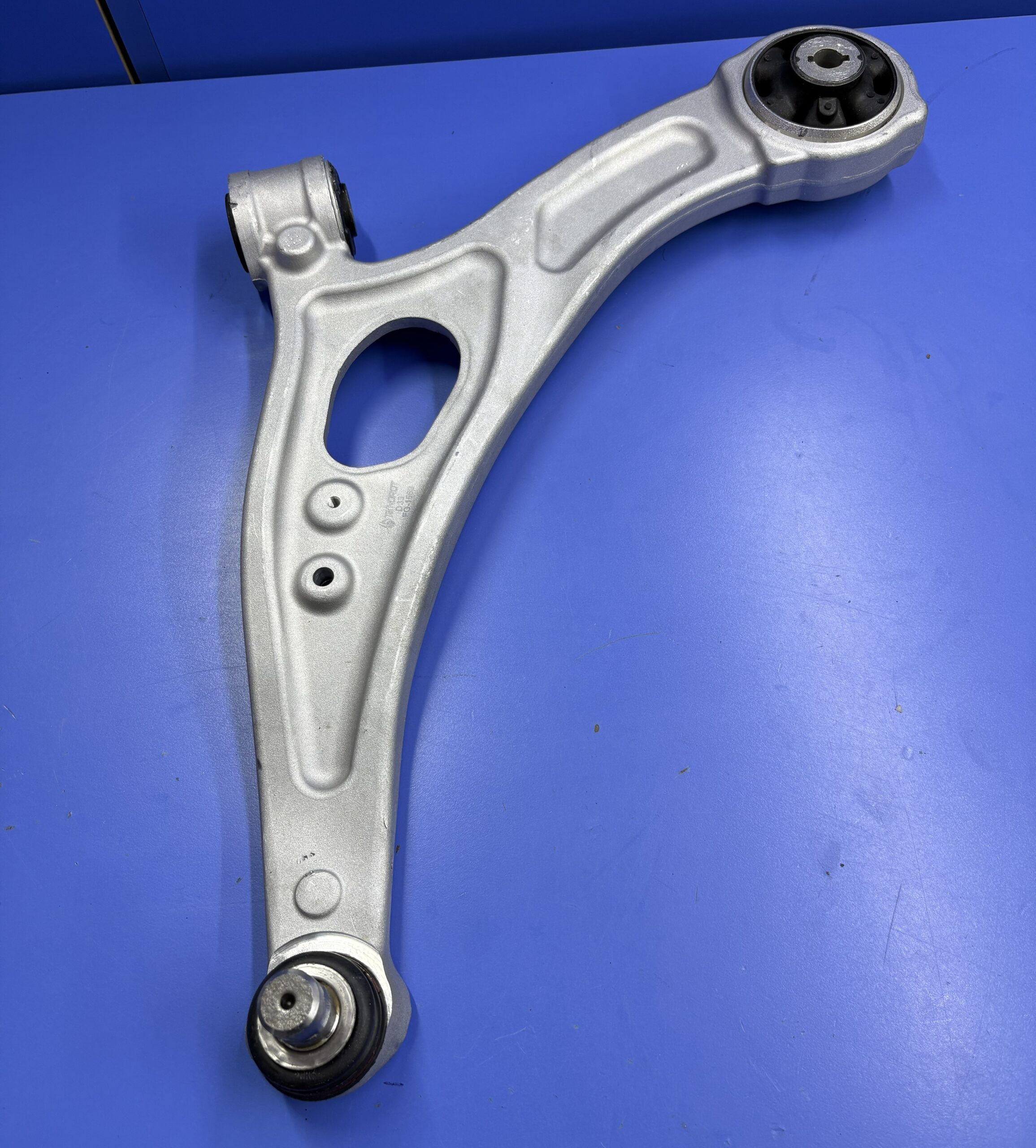 IMG_4569 Kuga 2020 / 2025 Ön Alt Tabla (Salıncak) Sol İTHAL - Görsel 1